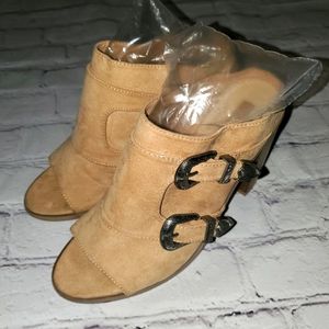 Forever 21 Suede Tan Beige Women's Slip On Heels Size 7